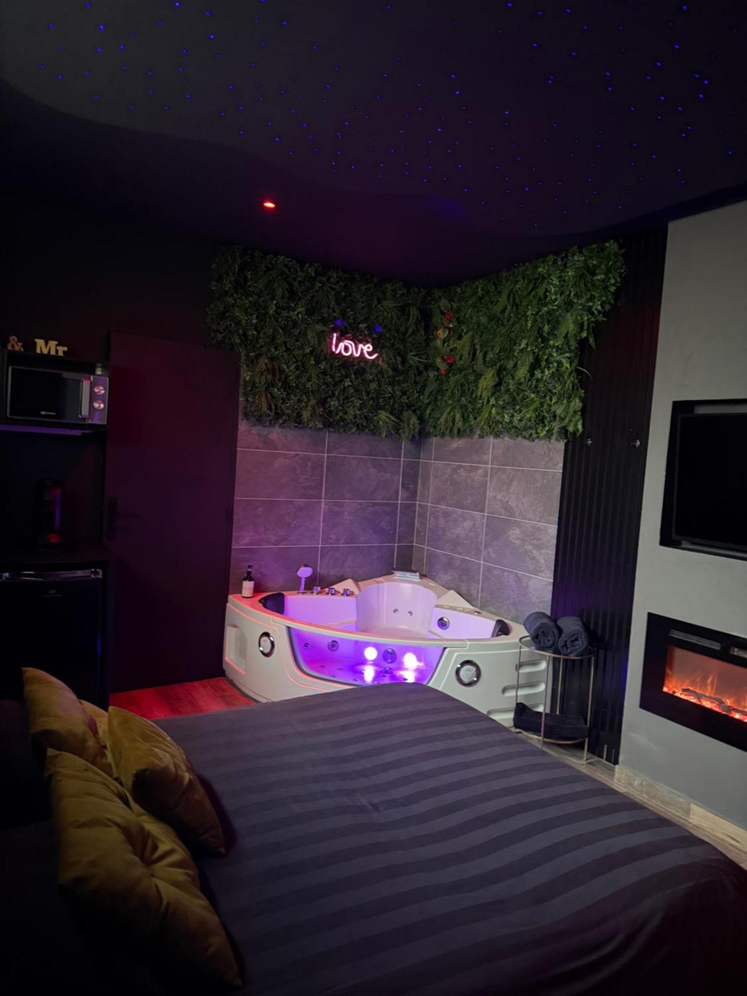 Loveroomxspa Bourg-Saint-Christophe Dış mekan fotoğraf